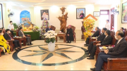 Chủ tịch Ủy ban Trung ương MTTQ Việt Nam chúc mừng Giáng sinh Giáo phận Vinh