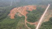 Ai tiếp tay cho khai thác khoáng sản trái phép quy mô lớn ở Quảng Bình?