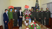 Giám đốc Công an tỉnh Hưng Yên chúc mừng các giáo xứ nhân dịp lễ Giáng sinh