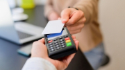 Cảnh báo hình thức tội phạm công nghệ mới: Mời rút tiền qua thẻ tín dụng