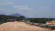 Dự án cao tốc Cam Lộ - La Sơn chậm tiến độ do vướng mặt bằng