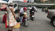 Sớm chấm dứt cảnh thiếu phương tiện công cộng giá rẻ ở sân bay Tân Sơn Nhất