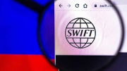 Quyết định loại Nga khỏi SWIFT “phủ bóng” nền kinh tế thế giới
