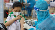 Tiêm vaccine phòng COVID-19 giúp trẻ phòng ngừa các biến chủng mới