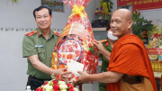 Thiếu tướng Lê Tấn Tới chúc Tết Chol Chnam Thmay tại tỉnh Cà Mau