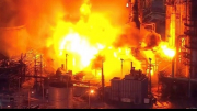 Nổ lớn tại nhà máy lọc dầu bất hợp pháp, hơn 100 người chết