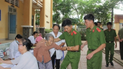 Công an Tây Ninh khám bệnh, cấp thuốc miễn phí cho người dân nghèo