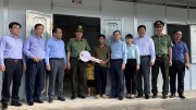 Trao tặng nhà và kinh phí hỗ trợ xây dựng nhà cho các hộ nghèo tại Tuyên Quang