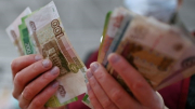 Tác động của biện pháp trừng phạt Nga đối với đồng USD: Gậy ông có đập lưng ông?