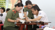 Phát thuốc miễn phí và trao quà hỗ trợ người lao động khuyết tật tại Đà Nẵng