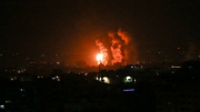 Israel không kích Dải Gaza, bạo lực lại leo thang