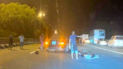 Đi xe máy vào Đại lộ Thăng Long, bị ô tô đâm tử vong