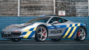 Cảnh sát Czech "biên chế" siêu xe của tội phạm thành phương tiện tuần tra