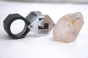 Viên kim cương hồng "khủng nhất 3 thế kỷ" được phát hiện tại Angola