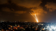 Israel hứng mưa rocket sau loạt không kích dải Gaza