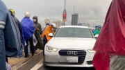 Phát hiện thư tuyệt mệnh của chủ nhân siêu xe Audi trên cầu Nhật Tân