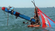 43 ngư dân được cứu sống khi tàu cá bị chìm sau va chạm