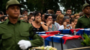 Người dân Cuba tiễn biệt 14 lính cứu hỏa hi sinh trong vụ cháy kho dầu