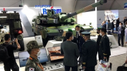 Hàn Quốc ký hợp đồng mua bán xe tăng "khủng" với nước láng giềng của Ukraine