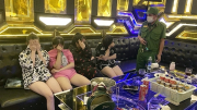 8 nam, nữ phê ma túy trong quán karaoke KING 365