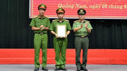Trao Thư khen của Chủ tịch nước gửi Cảnh sát cứu nạn, cứu hộ Công an tỉnh Quảng Nam