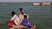 Đất liền hóa thành biển, Pakistan cầu cứu giữa thảm họa lũ lụt