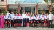 San sẻ yêu thương, giúp học sinh nghèo Nam Định vượt khó