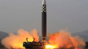 Hàn Quốc: Triều Tiên phóng tên lửa đạn đạo giữa lúc tàu sân bay Mỹ xuất hiện