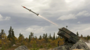 Ukraine khoe đã nhận tên lửa phòng không NASAMS cực "khủng" từ Mỹ