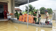 Kịp thời hỗ trợ người dân khó khăn trong lũ lụt