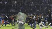 Vụ giẫm đạp tại Indonesia là thảm họa tồi tệ nhất lịch sử bóng đá
