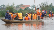 Tổ chức các đội y tế lưu động giúp người dân vùng lũ lụt tại Thừa Thiên- Huế