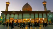 Tấn công khủng bố đền thờ ở Iran, 20 người chết