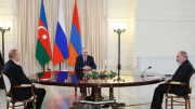 Armenia và Azerbaijan nhất trí "từ bỏ sử dụng vũ lực" sau cuộc gặp với ông Putin