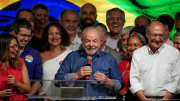 Chiến thắng sít sao và sự kỳ vọng trang mới cho Brazil