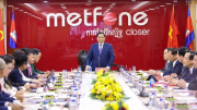 Thủ tướng thăm doanh nghiệp viễn thông lớn nhất Campuchia do Việt Nam đầu tư