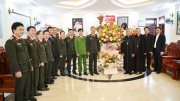 Công an tỉnh Nghệ An chúc mừng Tòa Giám mục Giáo phận Vinh nhân Lễ Giáng sinh 2022