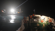 Cứu tàu cá và 7 ngư dân gặp nạn trên biển