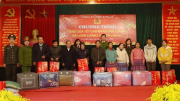 Công an tỉnh Sơn La thăm, tặng quà cho nhân dân vùng biên giới