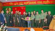 Bộ Tư lệnh Cảnh vệ Quân đội Hoàng Gia Campuchia chúc Tết Công an tỉnh Vĩnh Long