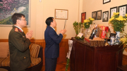 Thứ trưởng Lê Văn Tuyến thăm, chúc Tết gia đình các đồng chí cố lãnh đạo Bộ