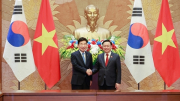 Chủ tịch Quốc hội Vương Đình Huệ hội đàm với Chủ tịch Quốc hội Hàn Quốc