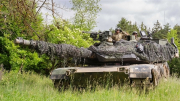 Mỹ, Na Uy "bơm" hàng chục xe tăng cho Ukraine