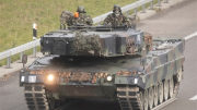 Phương Tây gửi hơn 320 xe tăng cho Ukraine