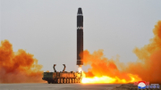 Triều Tiên công bố loạt ảnh xác nhận phóng tên lửa ICBM