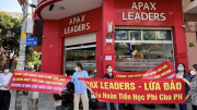 Trung tâm Anh ngữ Apax Leaders "xuống dốc" nhưng vẫn kêu gọi phụ huynh đóng tiền