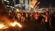 Biểu tình lan rộng, đám đông vượt rào an ninh quanh dinh Thủ tướng Israel