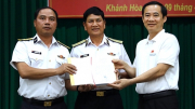 Tổng Bí thư Nguyễn Phú Trọng gửi tặng sách cán bộ, chiến sĩ Bộ Tư lệnh Vùng 4 Hải quân