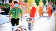 Công an Bạc Liêu hỗ trợ đồng bào đón Tết Chol Chnam Thmay vui tươi, an toàn