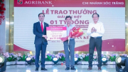 Agribank trao giải đặc biệt 1 tỉ đồng cho khách hàng gửi tiền tại Sóc Trăng